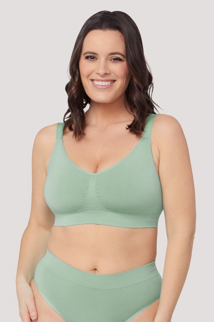 Bamboo Wireless Adjustable Bra I Bella Bodies UK I Frosty Green | Front